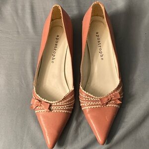 Apostrophe Women's Size 10 Pink Kitten Heels with Bow Accent